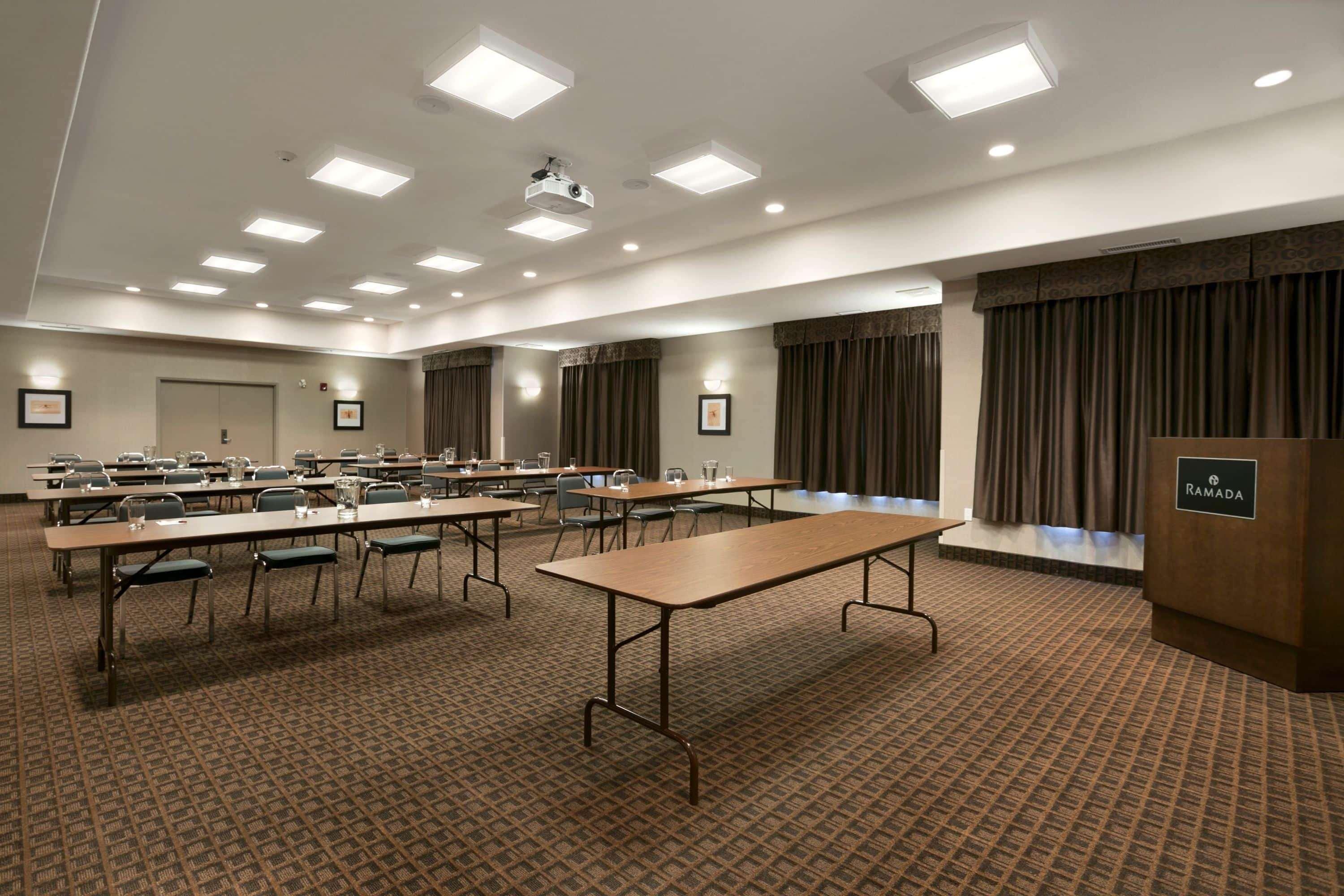 Hotel Ramada By Wyndham Conklin Exteriér fotografie