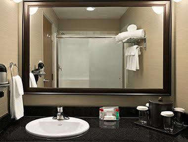 Hotel Ramada By Wyndham Conklin Exteriér fotografie